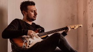 Vali Cáceres, músico y guitarrista de Gian Marcco, lanza su nuevo single “Pajarillo” | VIDEO
