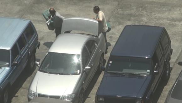 Policía ya identificó a los malos efectivos que robaban el combustible. (Captura de video)