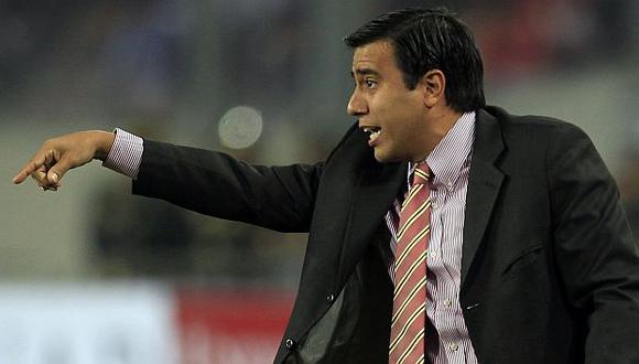 César Farías se debate entre jugadores suspendidos y lesionados. (Reuters)