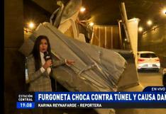 Furgoneta queda atrapada en túnel del Óvalo Higuereta en Surco | VIDEO