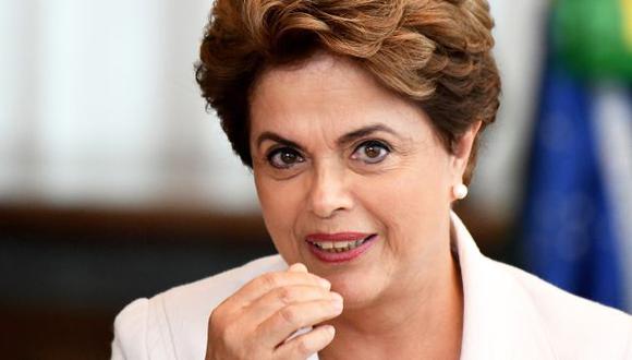 Última jugada. Presidenta suspendida envía carta al Senado brasileño para no ser destituida. (EFE)