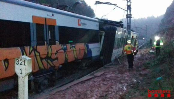 El accidente ha provocado que se interrumpa la circulación de trenes. (Foto: Twitter @bomberscat)