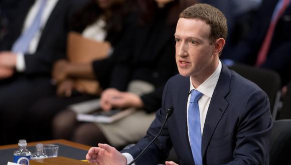 En una conversación pública online con el profesor de Derecho de la Universidad de Harvard Jonathan Zittrain, Mark Zuckerberg se mostró abierto a recurrir al "blockchain" para dar más privacidad a sus usuarios. (Foto: AFP)