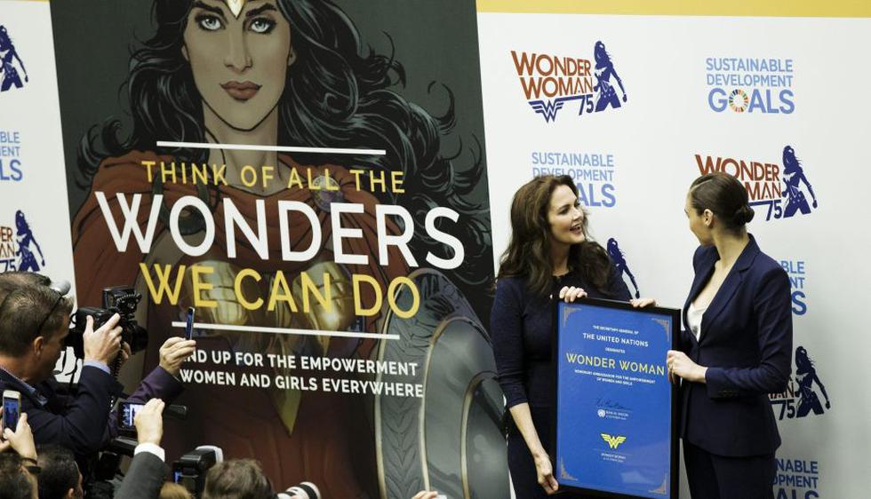 ONU designó a la Mujer Maravilla como embajadora honorífica, En la ceremonia participaron Lynda Carter y Gal Gadot. (EFE)