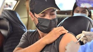 Tacna: Jóvenes de 28 años se vacunan contra la COVID-19