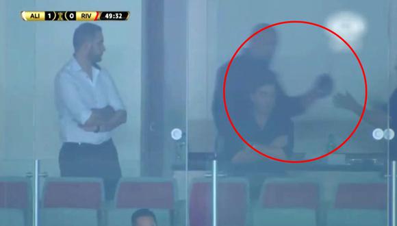 Marcelo Gallardo, DT River Plate, estuvo en un palco del Estadio Nacional y un 'handy' estuvo dando vueltas. (Video: Fox Sports)