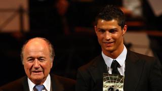 Joseph Blatter se disculpó con Cristiano Ronaldo por burlas