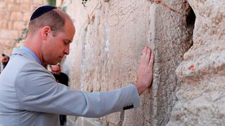 Príncipe Guillermo rezó en el Muro de los Lamentos en Jerusalén