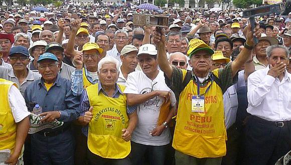 Gobierno anunció que pagará primero a personas mayores de 65 años y a los que tengan discapacidad. (Perú21)