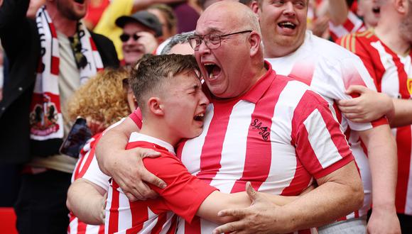 Hinchas de Sunderland no contuvieron la emoción por el ascenso del club. (Foto: AP)