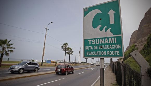 Solo Miraflores ha instalado carteles que indican las rutas de evacuación en caso de producirse un tsunami. (Luis Gonzales)