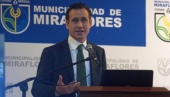 Valdano participó en el Foro Latinoamericano Paz y Deporte, en Miraflores. (Andina)