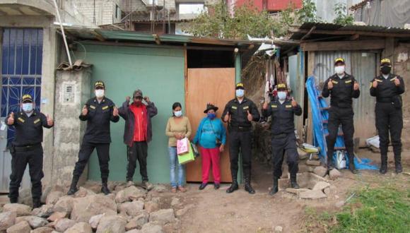 Apurímac: Policías regalan vivienda a mujer que vivía en extrema pobreza junto a sus tres hijos (Foto: PNP)