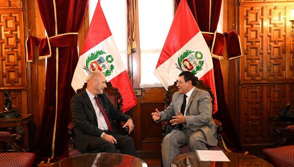 GESTIÓN. El canciller se reunió ayer con el titular del Parlamento, Alejandro Soto en el Palacio Legislativo. (Foto: Cancillería)