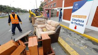 Municipalidad de Lima recoge más de 140 toneladas de residuos en techos de viviendas [FOTOS]