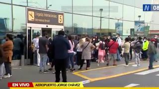 Aeropuerto Jorge Chávez: pasajeros denuncian que perdieron vuelos por falta de atención de Migraciones para tramitar pasaporte