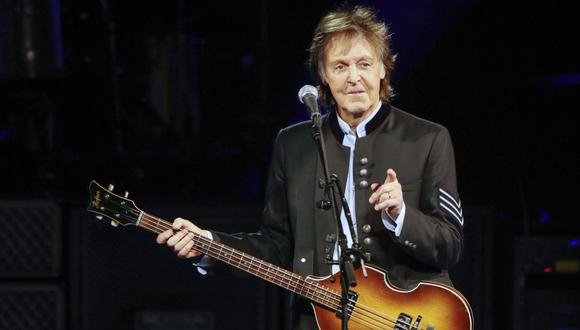 Paul McCartney sorprendió a sus seguidores cantando de forma espontánea durante fiesta. (Foto: Kamil Krzaczynski / AFP)