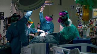 Muertes por coronavirus bajan a 301 en las últimas 24 horas en España