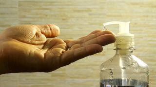 Indecopi ordena dejar de vender alcohol en gel de la marca “Cleaning House” por posibles daños a la piel