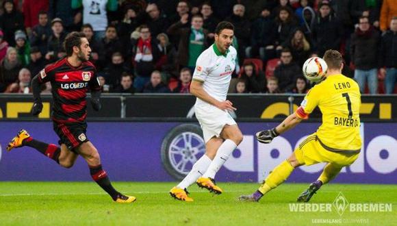 Claudio Pizarro anotó un hat trick en la goleada 4-1 del Werder Bremen sobre Bayer Leverkusen en la Bundesliga. (Facebook)