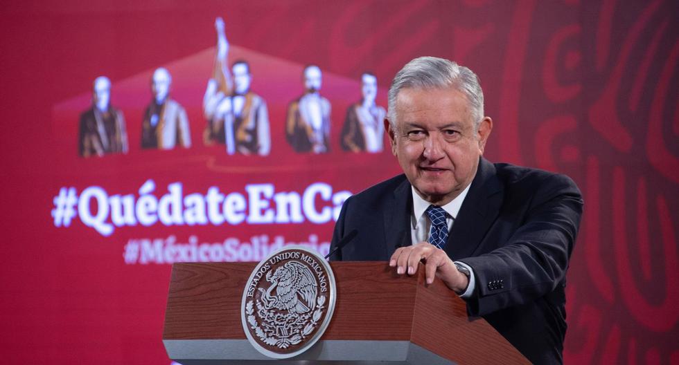 Imagen muestra al presidente Andrés Manuel López Obrador (AMLO) durante una conferencia de prensa matutina en el Palacio Nacional de la Ciudad de México, México, el 30 de diciembre de 2020. (EFE/EPA/Presidencia de México).