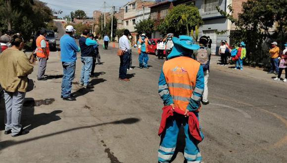 Arequipa: Trabajadores de limpieza realizan plantón y exigen que se les realice pruebas COVID-19. (GEC)