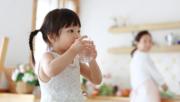 Agua limpia para cuidar la salud. (Getty)