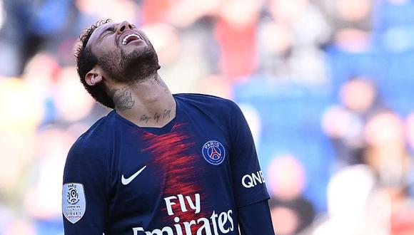 La reacción de Neymar después de conocer que no iría al Barcelona. (Foto: AFP)