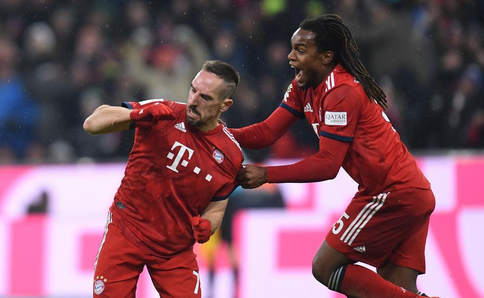 Bayern derrotó 1-0 al Leipzig y se acerca al líder Dortmund. (AFP)