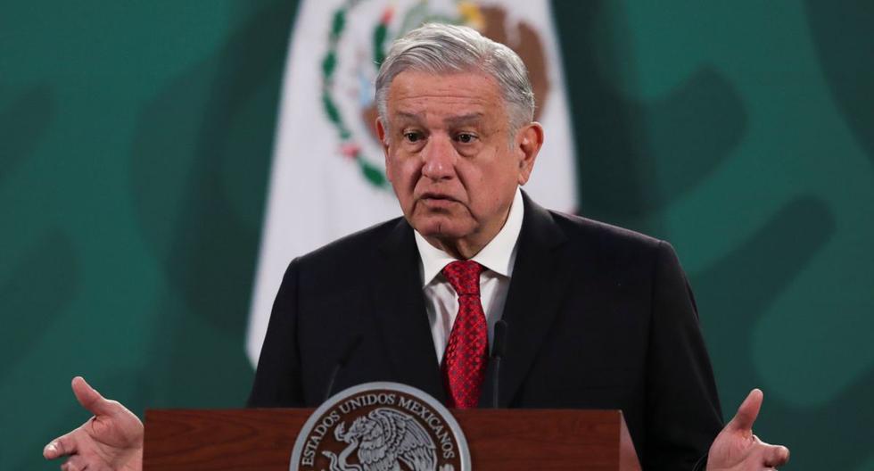 El presidente de México, Andrés Manuel López Obrador (AMLO), hace gestos durante una conferencia de prensa en el Palacio Nacional, en la Ciudad de México, México, el 23 de febrero de 2021.  (REUTERS/Henry Romero).