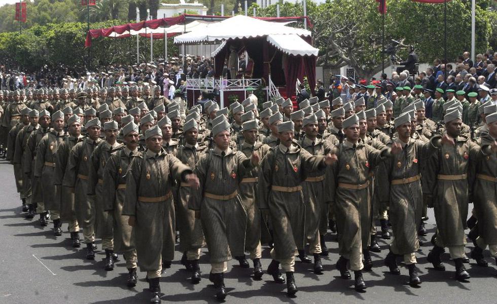 Mujeres y hombres participarán del servicio militar. (AFP)