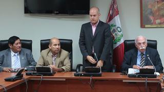 Tejada denunciará a 100 funcionarios del gobierno de Alan García