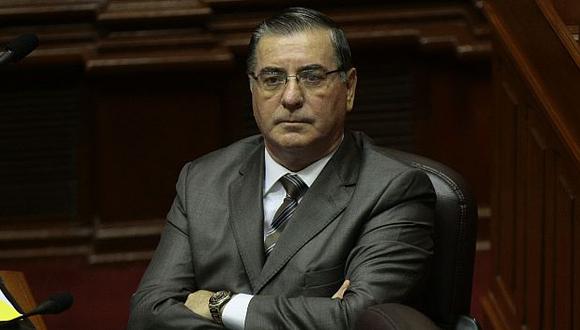 Óscar Valdés aguarda al presidente Humala para definir su situación en el Ejecutivo. (Rafael Cornejo)