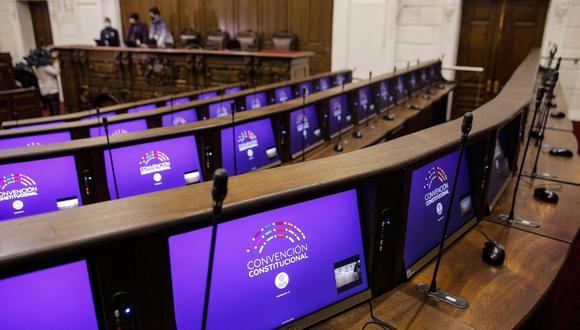 Vista del interior de la sede del Congreso Nacional en Santiago que albergará a 155 electores que redactarán la nueva Constitución, en Santiago (Chile), el 30 de junio de 2021. (JAVIER TORRES / AFP).