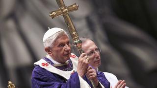 Benedicto XVI habría decidido renunciar tras informe sobre ‘Vatileaks’