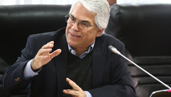 El congresista Gino Costa indicó que su bancada ampliará la denuncia constitucional presentada contra Pedro Chávarry. (Foto: Congreso de la República)