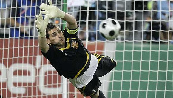 Casillas tapó un penal a De Rossi en 2008, en Viena. (Internet)