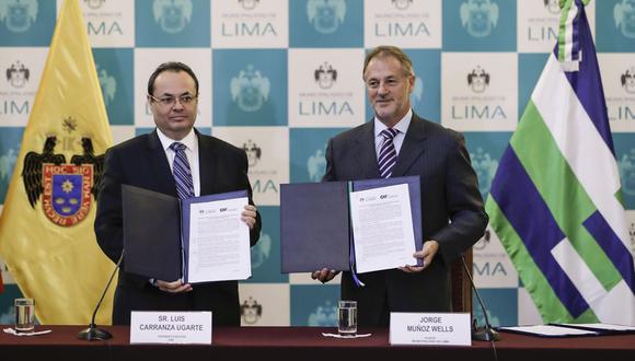 El alcalde de Lima, Jorge Muñoz, y el presidente ejecutivo de la CAF, Luis Carranza, firmaron el acuerdo. (Difusión)