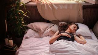 Estudio señala que dormir 5 horas o menos a los 50 años eleva el riesgo de enfermedades crónicas