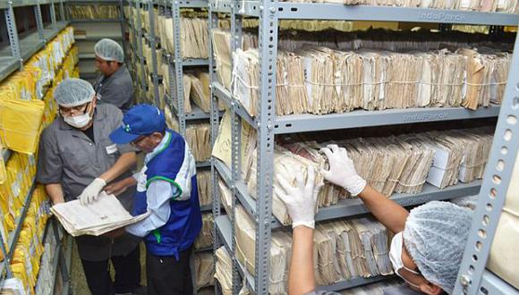 Depuran más de 25 toneladas de Tarjetas Andinas de Migración acumuladas en una década. (Difusión)