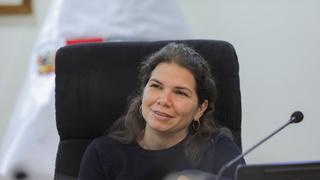 Ministra de la Mujer: Ética debería sancionar a congresistas que celebraron con Freddy Díaz