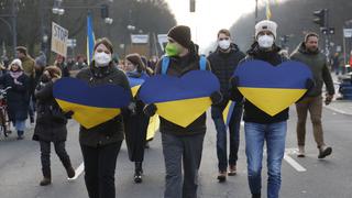 Alemania: al menos 100.000 personas se manifiestan en solidaridad con Ucrania