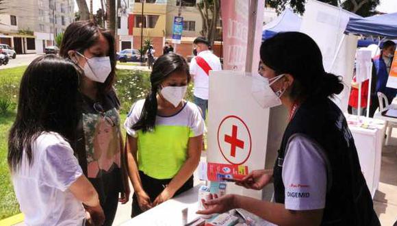 Especialistas de la Digemid realizó campaña de salud en San Miguel.