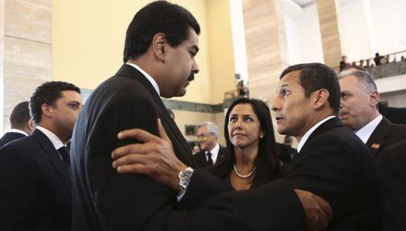 Humala saluda a Maduro. (Reuters)