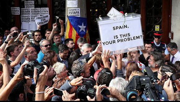Catalanes protestan contra detención de autoridades (RT).