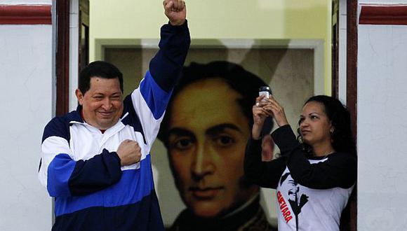 Chávez admitió que está siguiendo un tratamiento \"duro\". (Reuters)