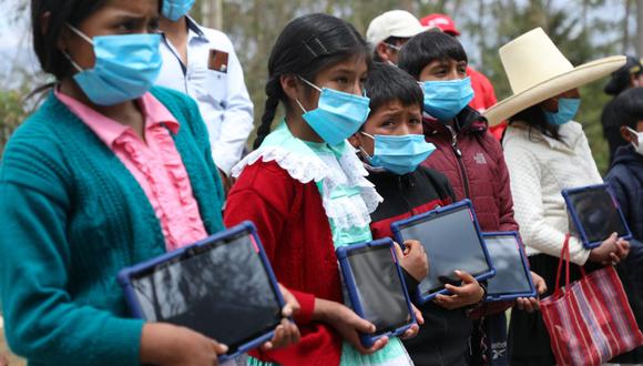Niños del centro poblado Número Ocho, ubicada en la parte más alta del distrito de San Juan, en la provincia de Cajamarca, accederán por primera vez al Internet. (Foto MTC)