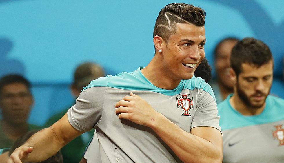 Cristiano Ronaldo estrenó nuevo look para el Portugal-Estados Unidos. (Reuters)
