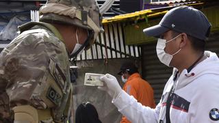 Militares y policías controlan en Bolivia cumplimiento de cuarentena por coronavirus [FOTOS]