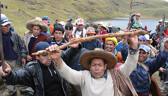 Manifestantes de Cajamarca insisten en paro, pese a decisión de Yanacocha. (Peru21)